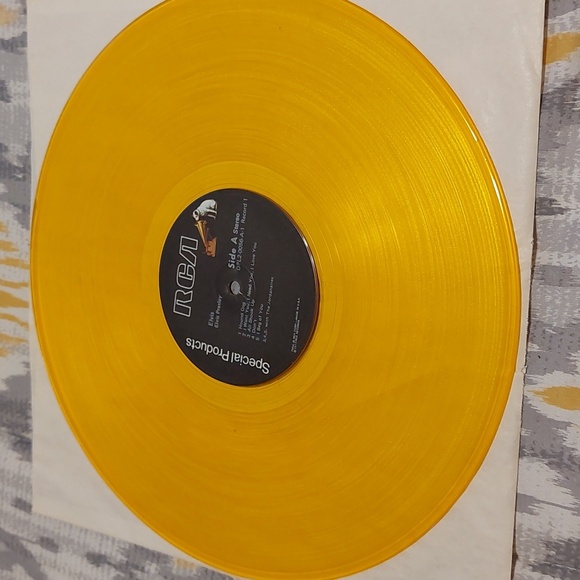 Elvis Limited Edition Commemorative Album - Picture 3 of 10